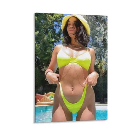 Hot Sexy Valentine Vanesse Bikini Pics