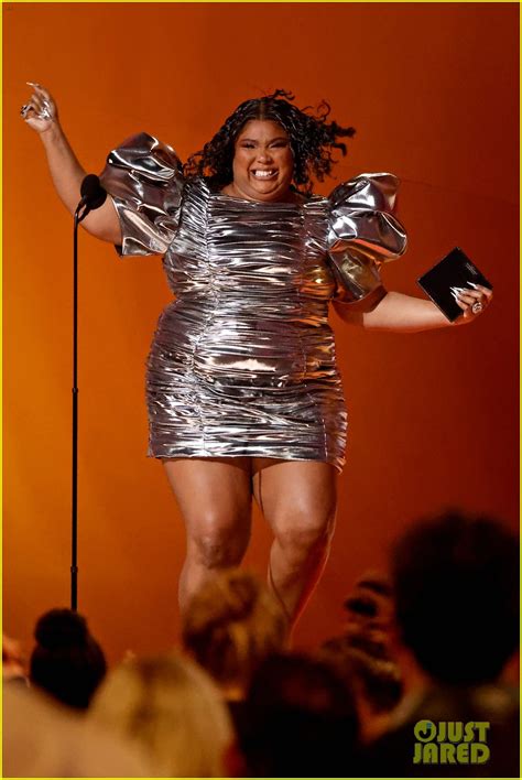 Photo Lizzo About Damn Time Wins Record Of The Year At Grammys 01