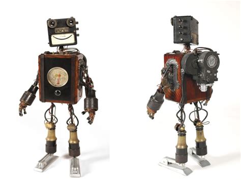 9 Examples Of Robot Sculptures Made From Recycled Materials