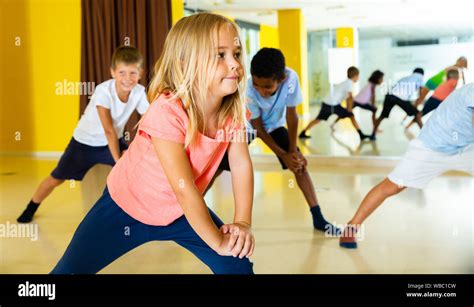 Gymnastics lesson in elementary school Stock Photo - Alamy