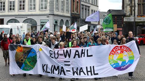 Fridays For Future Demonstration Vor Europawahl In Aachen Aachener