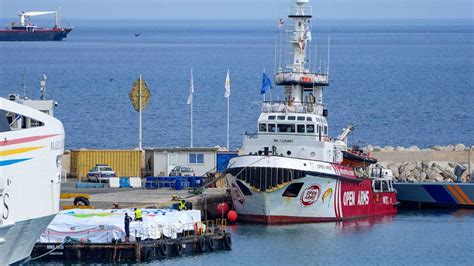 El Primer Barco De Ayuda A Gaza Sale Desde Un Puerto De Chipre