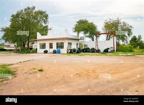 Old Abandoned Garage In Texas On Route 66 USA Stock Photo Alamy