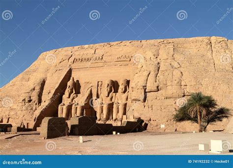 Os Templos De Abu Simbel Em Egito Foto De Stock Imagem De Egipto