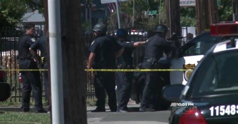 Standoff With Suspect Armed With Explosives Ends In Arrest Cbs San