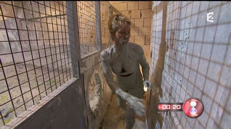 Naked Rebecca Hampton In Fort Boyard