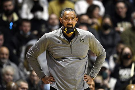 Juwan Howard Suspended College Basketball World Reacts The Spun