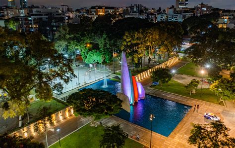 Praça Doze De Março - Cores e luzes realçam beleza da Praça 29 de Março, que homenageia a ...