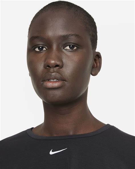 Haut à manches courtes torsadé à coupe standard Nike Dri FIT One Luxe