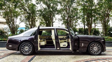 Rolls-Royce Phantom With Rear-Seat Isolation Room Delivered