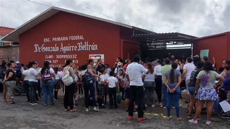 Protestan Padres De Familia En Primaria De Veracruz Denuncian