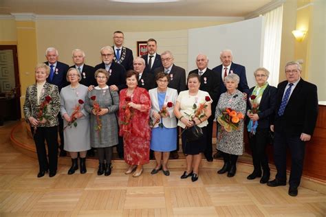 Pary świętujące złote gody odebrały medale w Kielcach Wśród nich