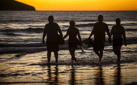 Entre Aguas Negras Y Bacterias Sobreviven Algunas Playas De Mazatlán