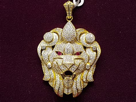 Iced Out Lion Head Pendant Silver