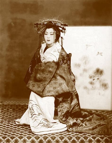 Traditional Geisha Photography