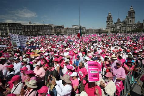 “deben Llevar Más Gente Nosotros Llenamos El Zócalo 60 Veces” Amlo Minimiza Asistencia A