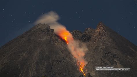 Merapi Volcano Block Avalanches And Pyroclastic Flows 13 16th July