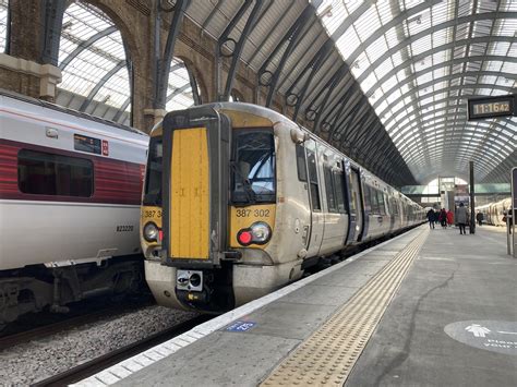 Great Northern Class At London King S Cross Tony Winward Flickr