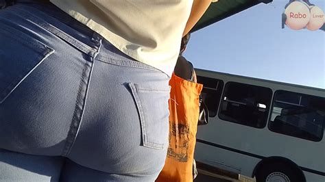 446 Stunning Bubblebutt Latina W Tight Jeans And VPL At The Bus