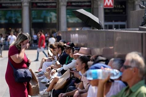 Uk Heatwave National Emergency Declared As Authorities Issue First