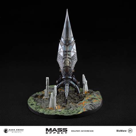 Mass Effect: 14" Reaper Sovereign Ship Replica (Dark Horse Direct ...