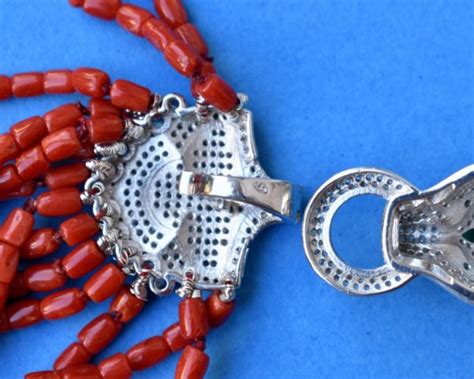 Collana Di Corallo Rosso Sardo Con Chiusura Con Leone Gioielli Santori