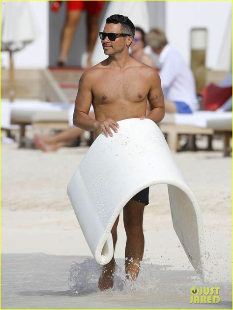 Bikini Clad Jessica Alba Shirtless Cash Warren Kick Off Spring Break