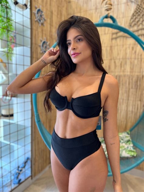 Biquíni Meia Taça Iza Preto Canelado Hot Pant