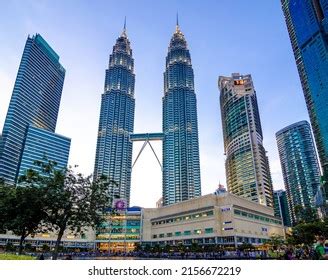 Menara Berkembar Petronas Images Stock Photos Vectors Shutterstock