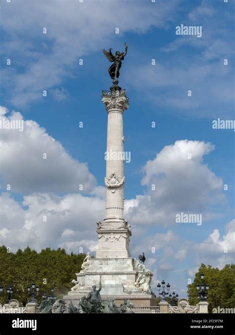 Chains on statue of liberty hi-res stock photography and images - Alamy