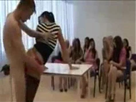 LA PROFESORA ENSEÑA SEXO A SUS ALUMNAS XVIDEOS