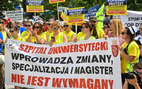 Dysproporcje W Zarobkach Protest Piel Gniarek I Po O Nych