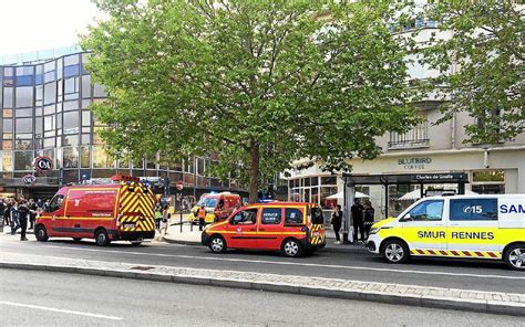 Coup De Couteau Place Charles De Gaulle Rennes Une Jeune Fille De