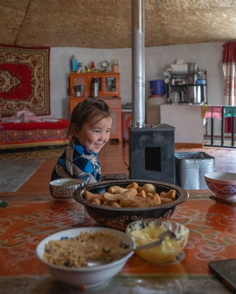 Staying with Nomadic Mongolian Families - Travel Shark