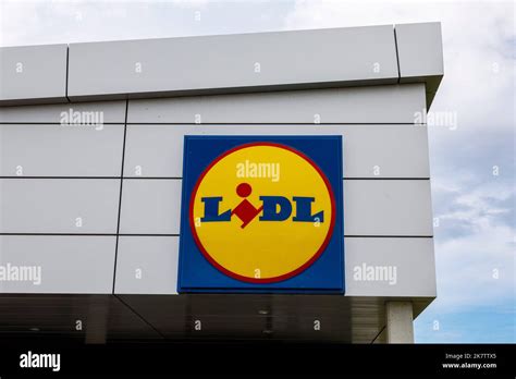 Lidl Shop Front Hi Res Stock Photography And Images Alamy