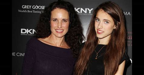 Sarah Margaret Qualley Et Sa Mère Andie Macdowell à New York En