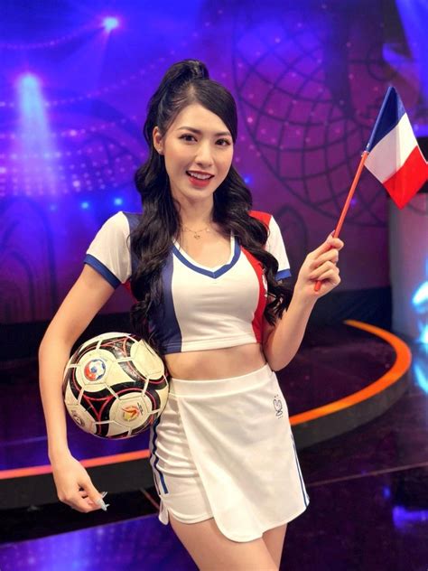 Hot girl lên sóng bình luận World Cup 2022 liên tục nói hớ phát ngôn thiếu kiến thức fan bóng