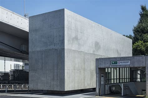 Public Toilet in Sendagaya / Suppose Design Office | ArchDaily