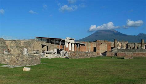 Pompeii ruins