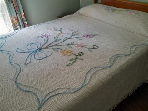 Vintage Chenille Bedspread White With Pastel Flowers Bouquet Blue ...