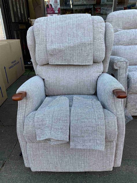 Celebrity Petite Westbury Dual Motor Riser Recliner With Arm Caps