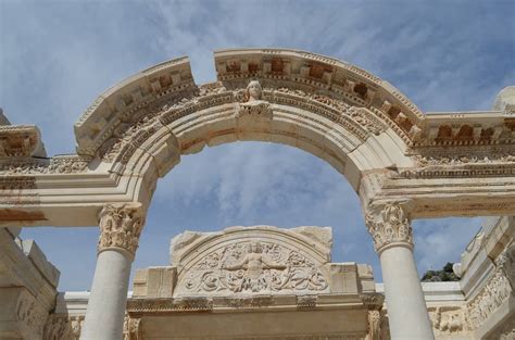 9 Reasons to Visit Selcuk Turkey (Including Ephesus!)