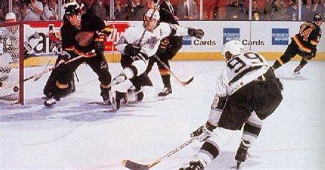 For All You Hockey Fans 20 Years Ago Today Wayne Gretzky Scored Goal 802 To Become The Leading