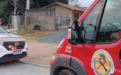 Homem é Encontrado Morto Dentro De Carro Em Ilhota Jornal Cruzeiro Do