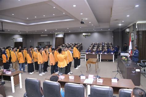 Rektor Prof Muhammad Zamrun Lantik Ketua BEM Dan Pengurus MPM UHO