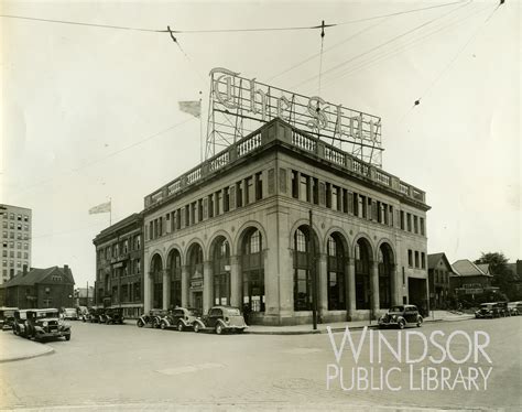 A Throwback Thursday to The Star building in downtown Windsor. : r/windsorontario