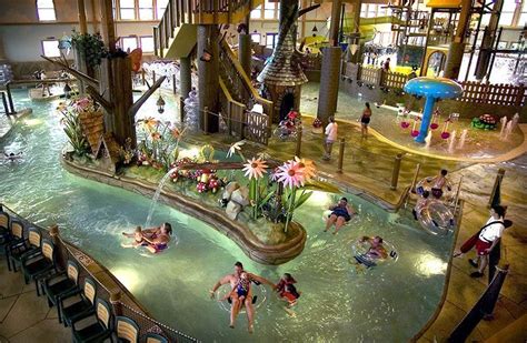 12 Thrilling Indoor Water Parks Around Michigan & The Best Waterpark ...