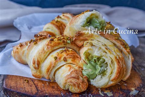 Cornetti Al Pistacchio Sfogliati Come Al Bar