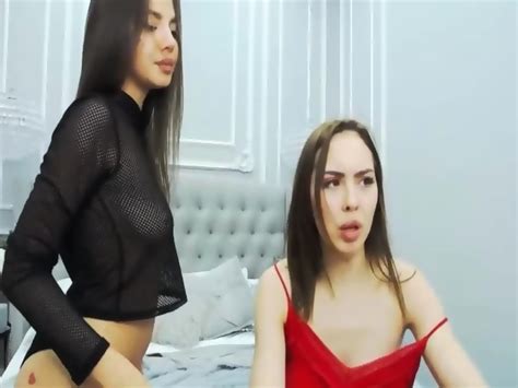 Two Hot Babes On Sensual Moves And Right Stuff