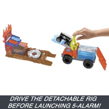 HOT WHEELSMonster Trucks ARENA SMASHERS COLOR SHIFTERS ALARM RESCUE Playset Mattel